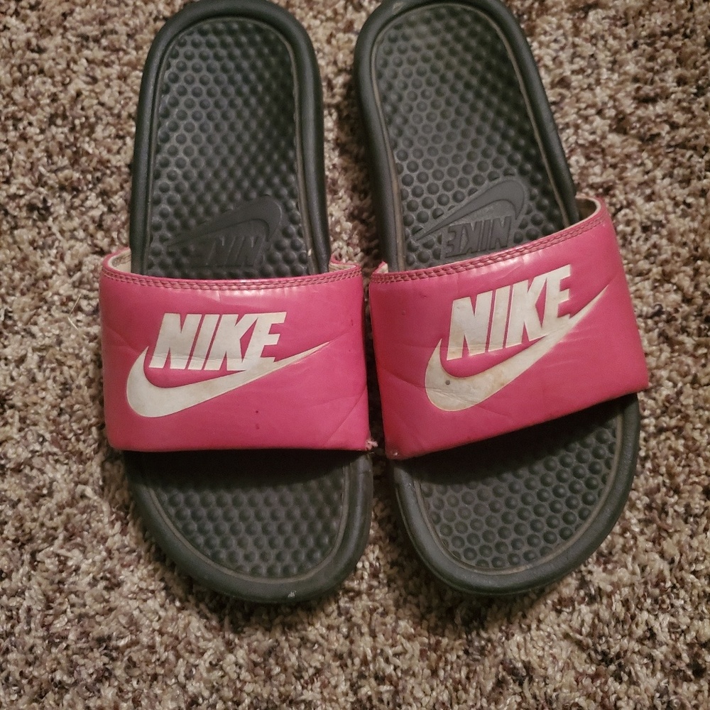 Nike slides